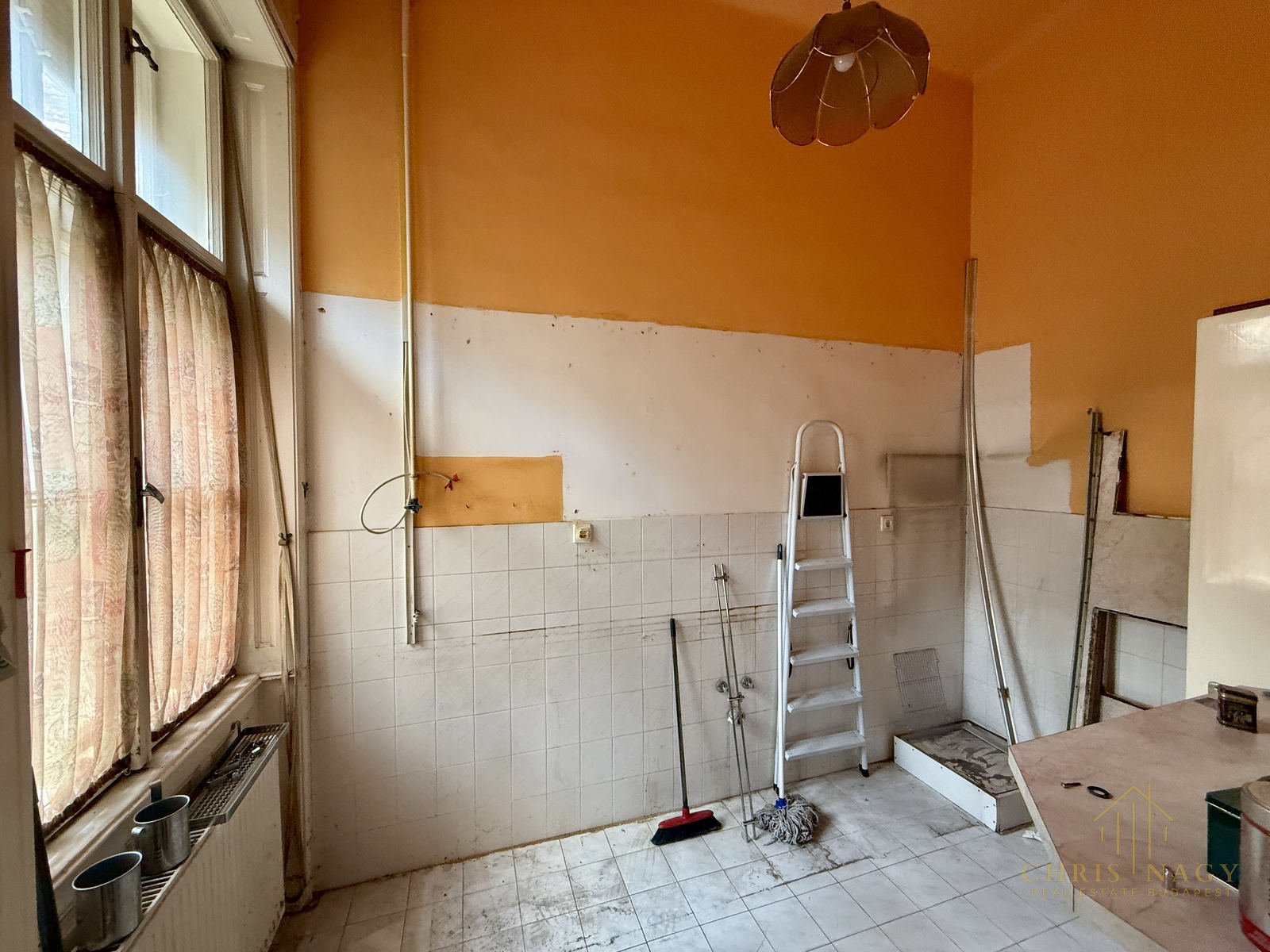 Felújítandó 89 m²-es lakás a Király utcában, a 6. kerületben