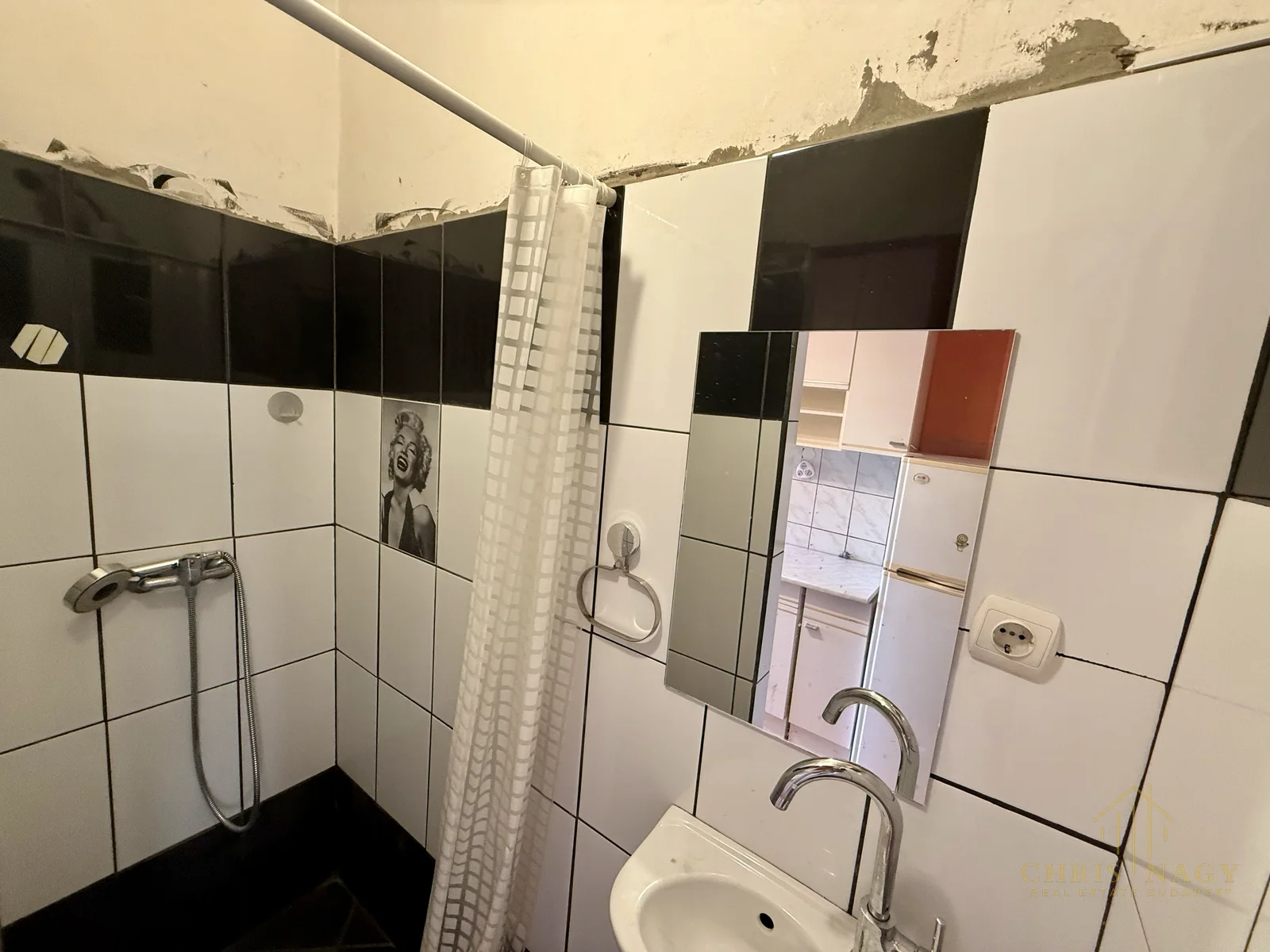 Studio apartment for sale on Erzsébet királyné útja, district 14