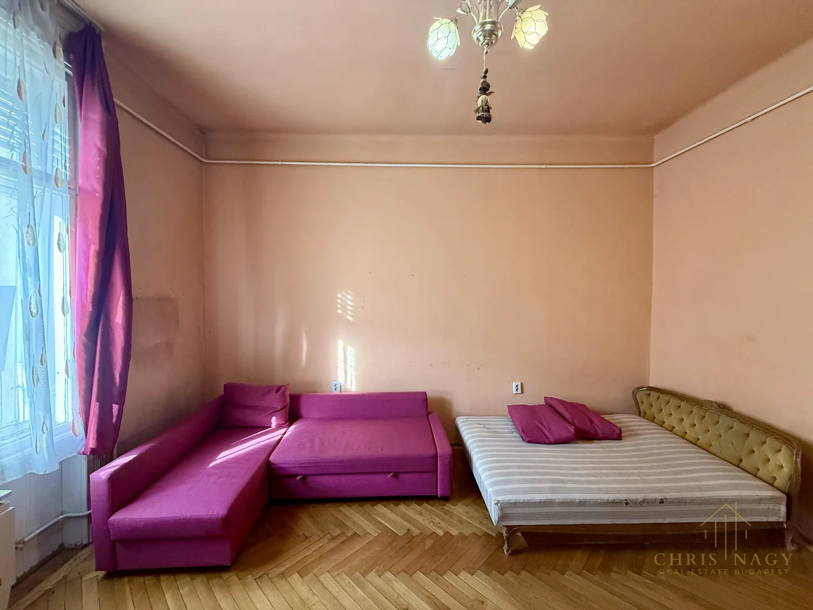 Studio apartment for sale on Erzsébet királyné útja, district 14