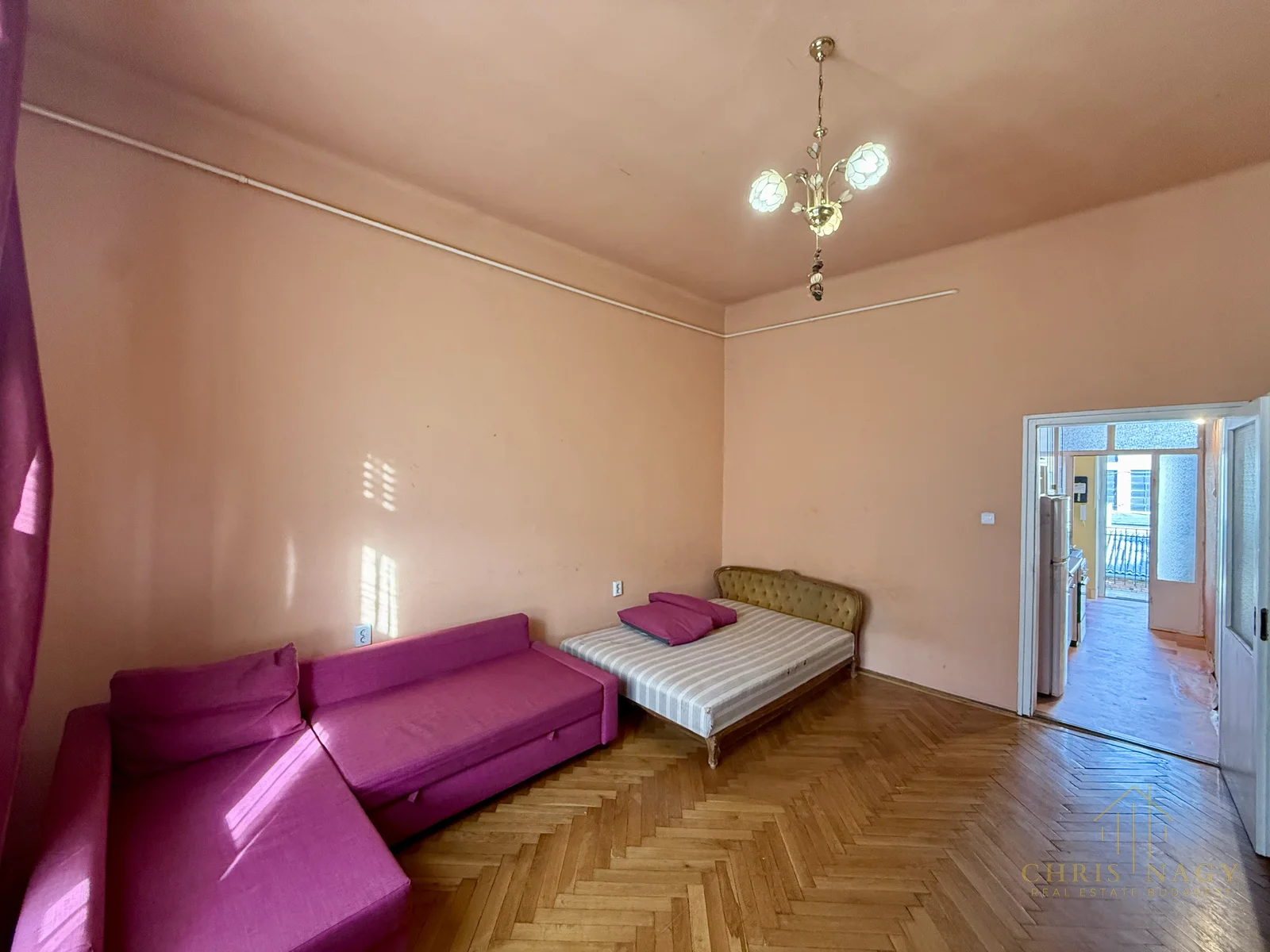 Studio apartment for sale on Erzsébet királyné útja, district 14