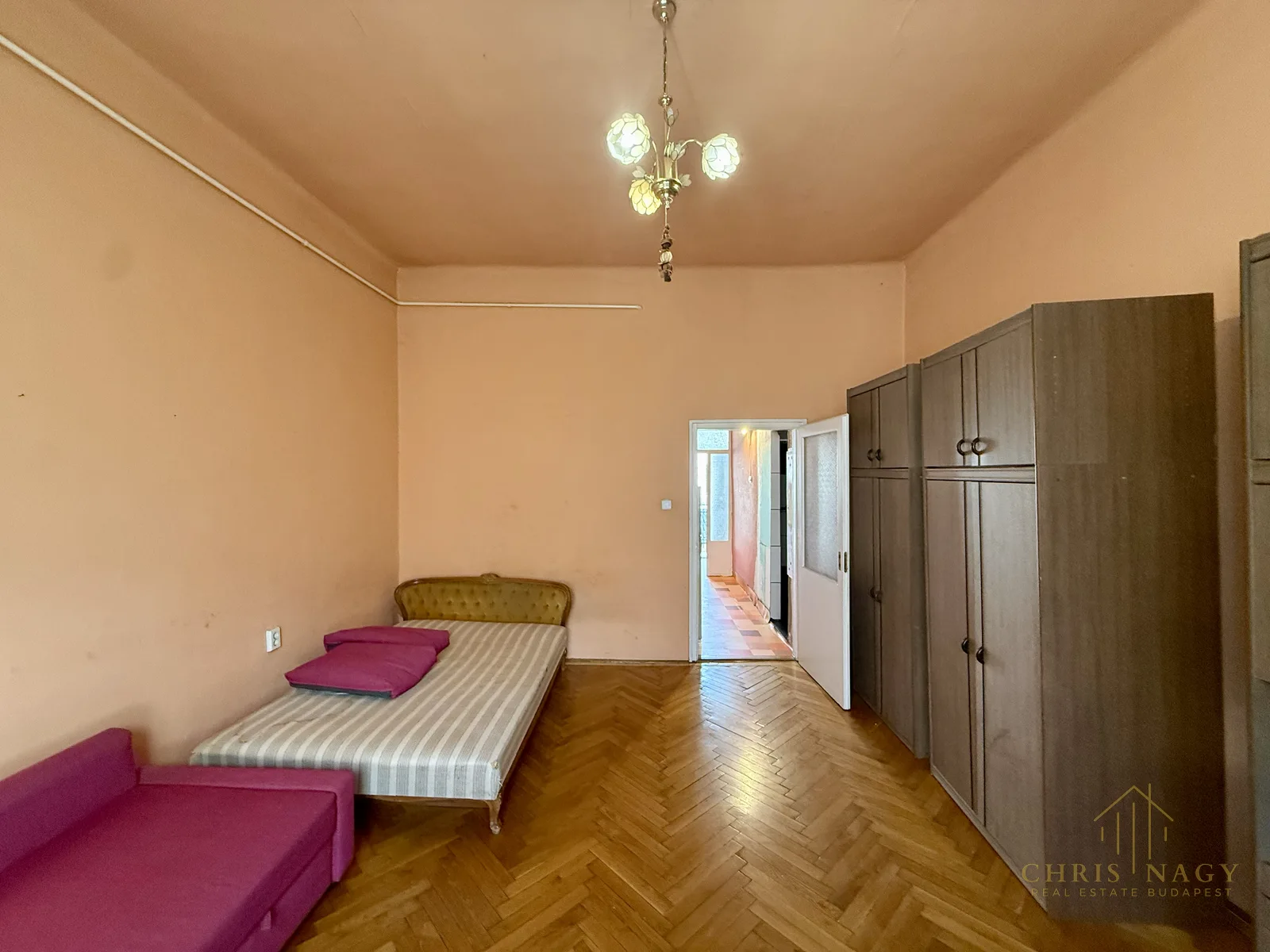 Studio apartment for sale on Erzsébet királyné útja, district 14