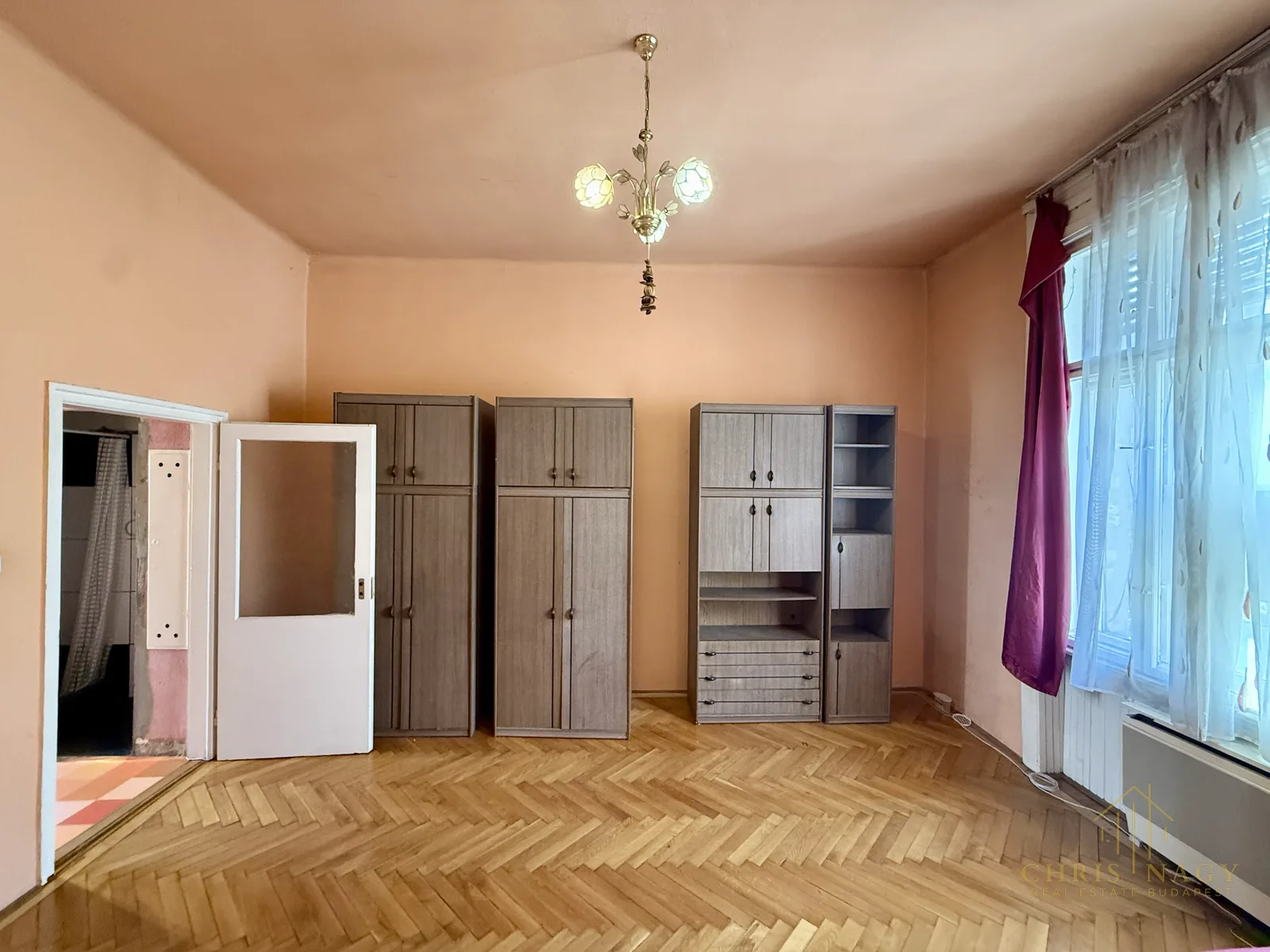 Studio apartment for sale on Erzsébet királyné útja, district 14