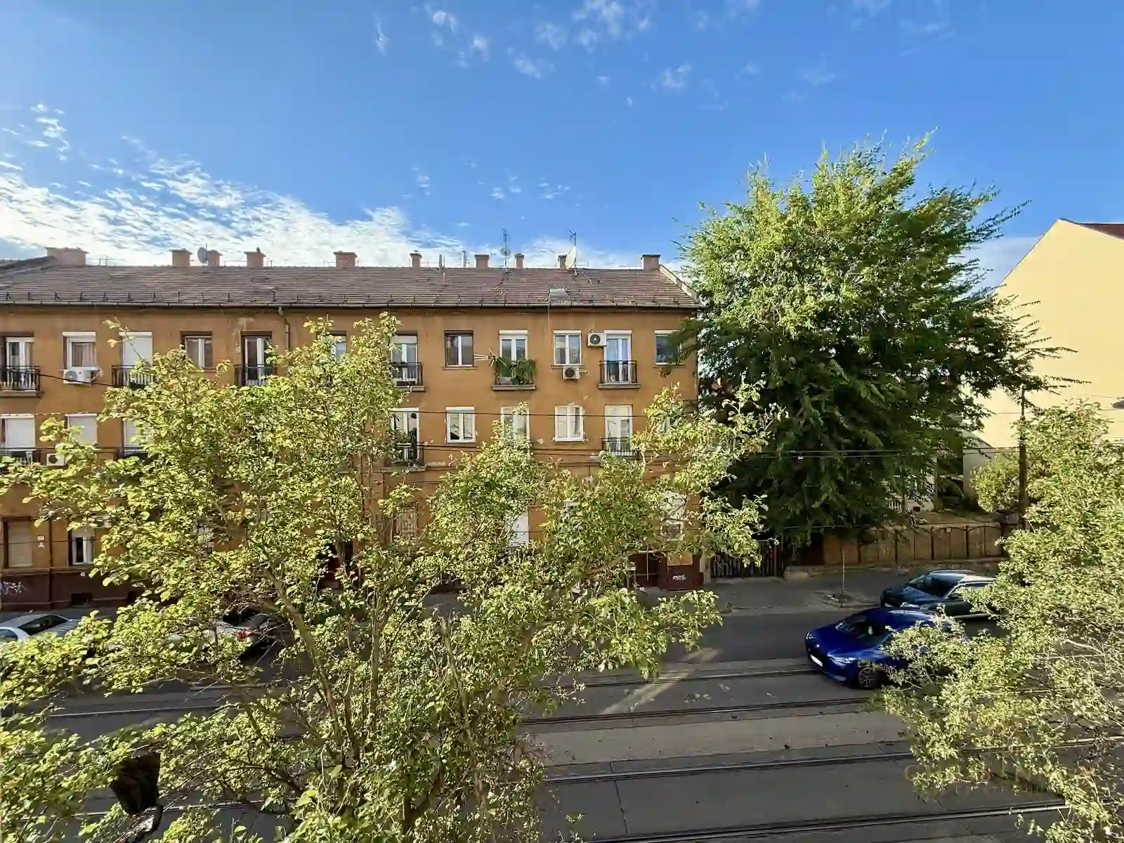 Studio apartment for sale on Erzsébet királyné útja, district 14
