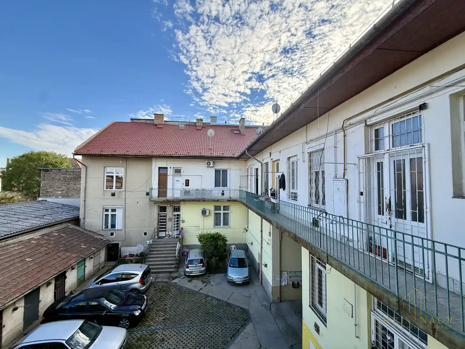 Studio apartment for sale on Erzsébet királyné útja, district 14